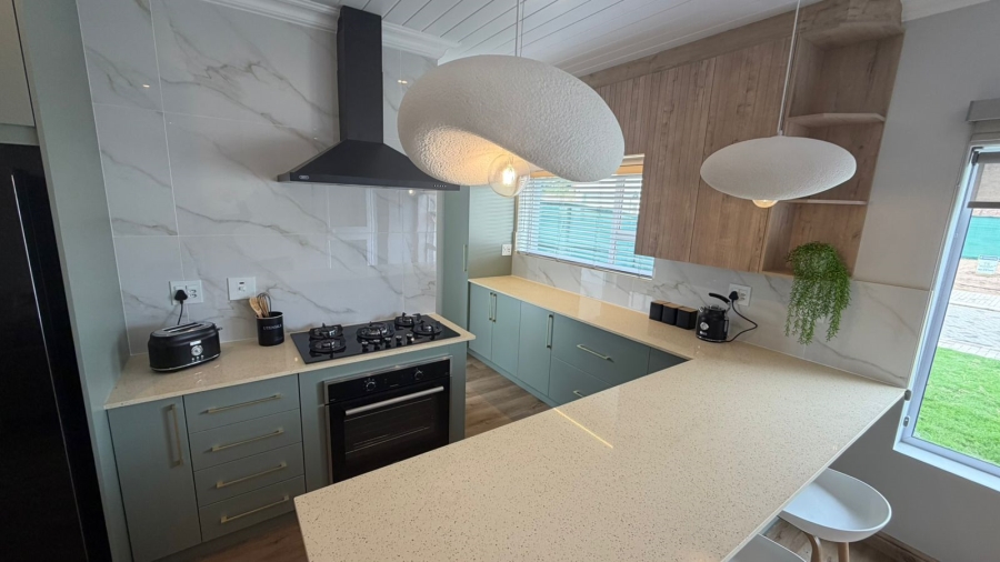 3 Bedroom Property for Sale in Fraaiuitsig Western Cape